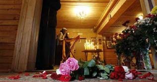 Masked Gunman Kills Russian Priest in Moscow Church